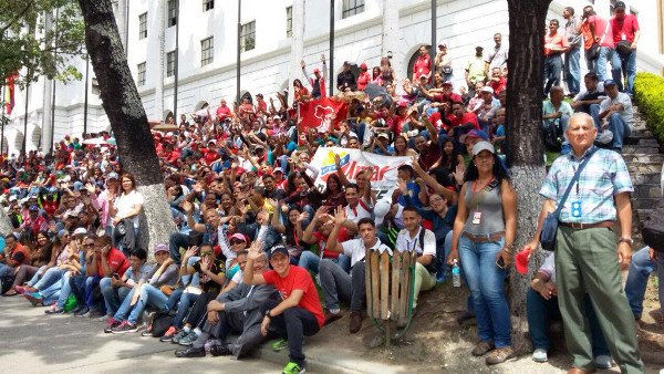 View image on Twitter