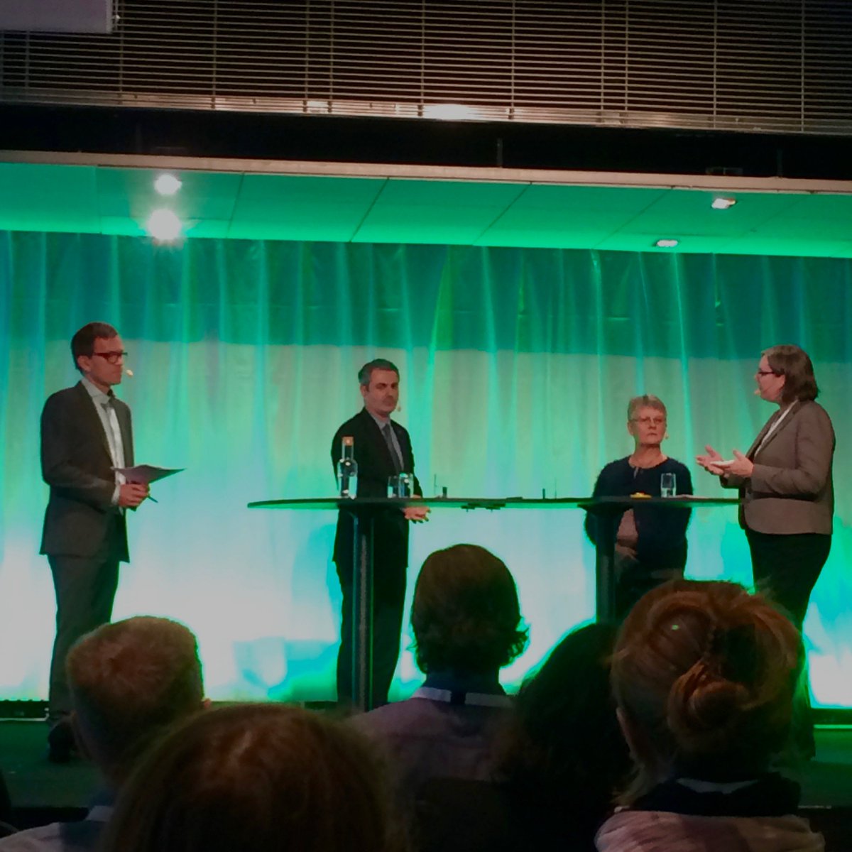 hemmabatteri's tweet photo. #Vind2016 Ibrahim Baylan och Maud Olofsson gav tydliga indikationer att fokus nu är nät och lagring. https://t.co/BnrLOPkksW