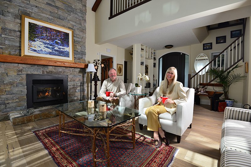 RoyalHomesCan's tweet photo. Elizabeth &amp; Leslie cozy in their custom Royal Home. Courtesy of @DocksideMag https://t.co/GLwPIoGd61