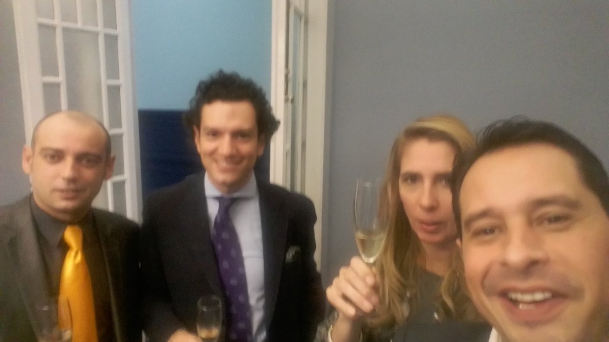 LuisMiguelAlbor's tweet photo. Excelente ambiente hoy en la nueva sede de @GSGBusinessH #muchoNetworking con @LuisMiguelAlbor @TheLuloAgency @NohelisRuizA @latu https://t.co/kMQ95zb9Al