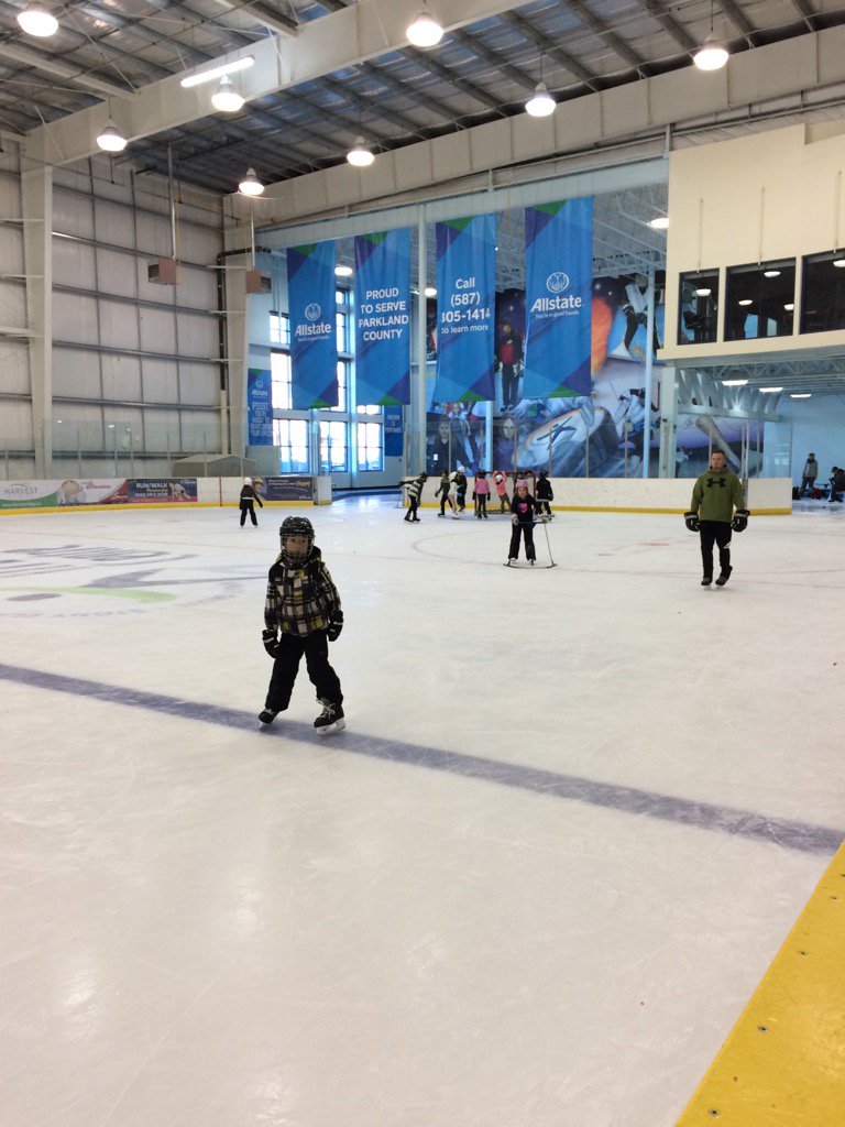 Millgrove3G's tweet photo. Round 2! We are enjoying skating #playparkland @EverActiveAB @psd_70 @MillgroveSchool https://t.co/bvICzLuNFg