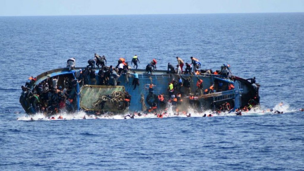 France24_fr's tweet photo. Le nombre de migrants morts en Méditerranée atteint cette année le niveau record de 3 800 https://t.co/8EhUPWrSXk https://t.co/TYWkKl1Qal