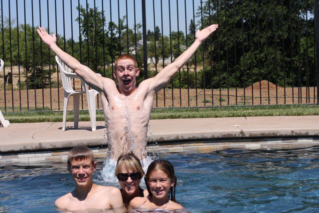 oliviafranzoia's tweet photo. happy birthday to my favorite brother ππππ come home more often i miss you π have a great day being frat #onlyginger https://t.co/r5OxayyDLe