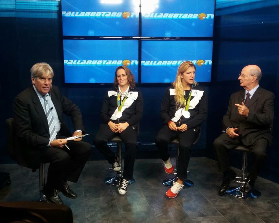 Le #Azzurre <a href="/Aleksan80138212/">Aleksandra Cotti</a> e Teresa #Frassinetti ospiti della prima puntata di #Pallanuotando
Su #TeleGenova domani sera ore 23
#7rosa 🇮🇹💙