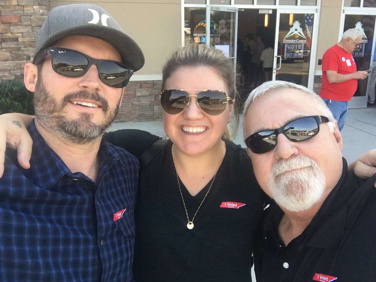 kellyclarkson tweet picture