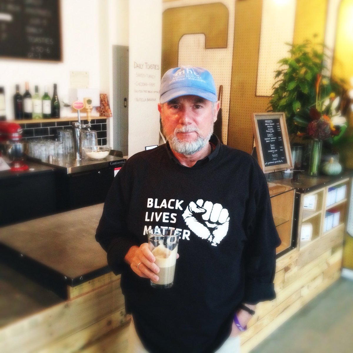 SquirrelChop's tweet photo. Squirrel Chops regular, Joe. #BlackLivesMatter #JoeKnows #neighbors #SquirrelChops https://t.co/fnI5bgDryi