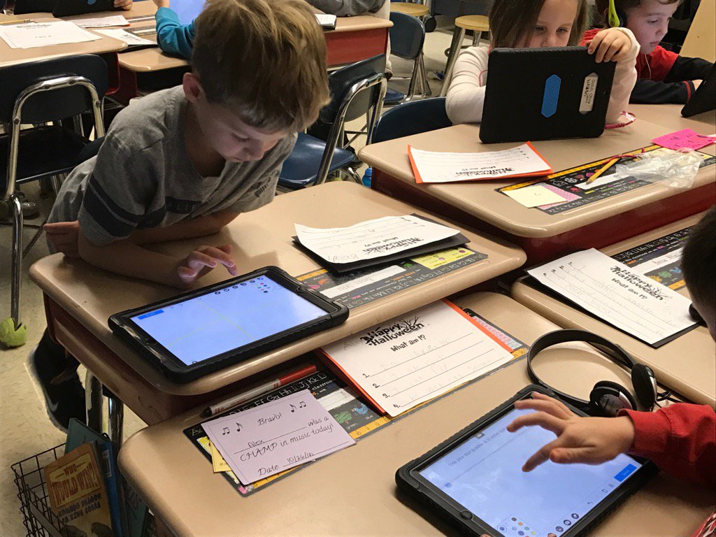 megansazy's tweet photo. @MTallman109 1st graders solving math problems using nearpod #wal109 https://t.co/3dkl0ohwtf