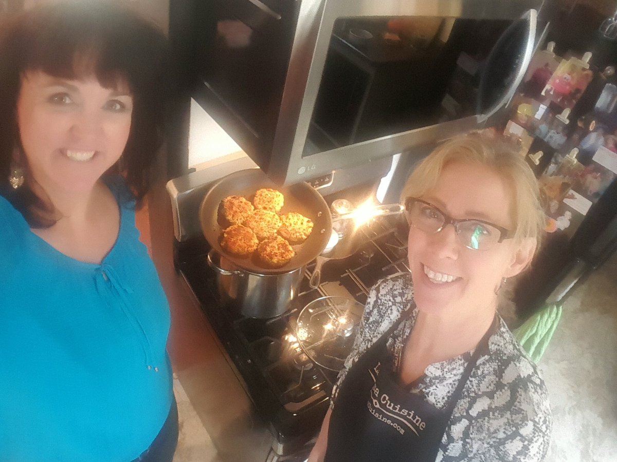 DarcyMaulsby's tweet image. #Crab cakes, veggie #chili, #beef stir fry, Pain D'Epi (#wheat stalk #bread), #recipes story darcymaulsby.com/blog/rustic-co…