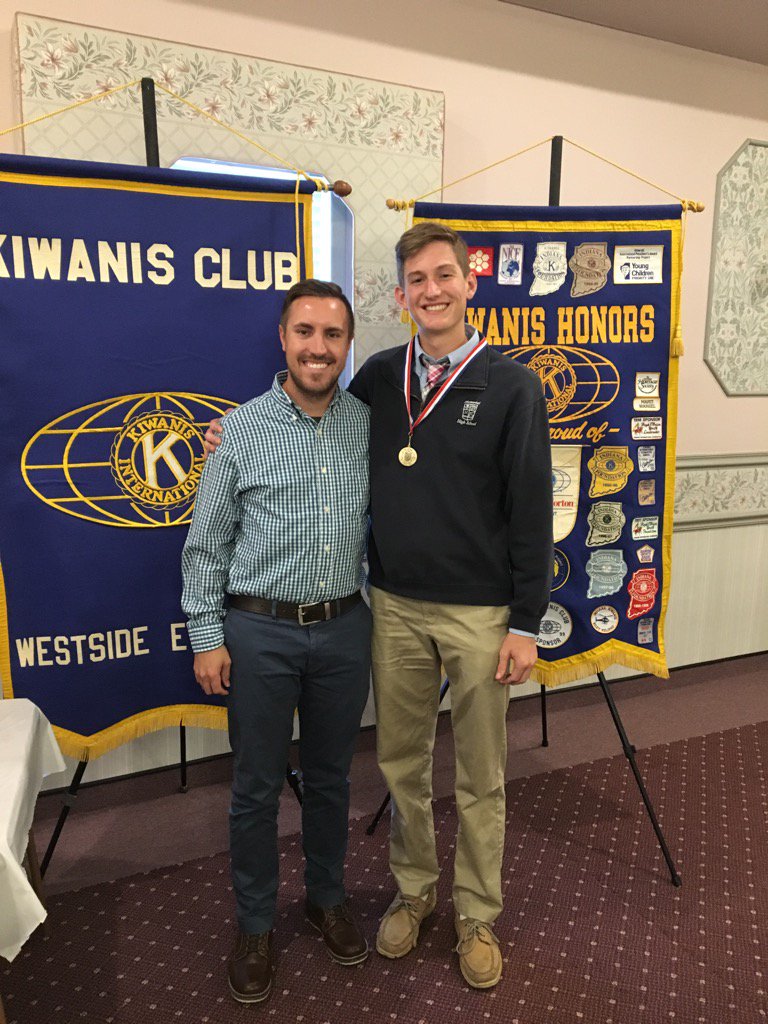 MemAthletics's tweet photo. Congrats to Nick Johnson; recipient of the 2016 Westside Kiwanis Mental Attitude Award for Boys Tennis. https://t.co/mlHsCbYrnc