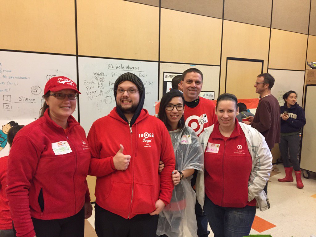 raabenducks's tweet photo. KABOOM!! Having a great time with our T996 team building a playground and painting! #wearetarget #playmatters https://t.co/2hWEVFiCGy