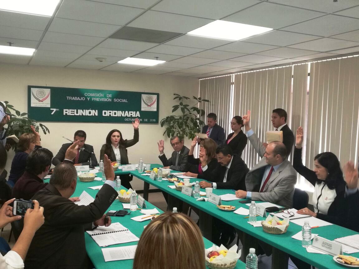 JuanCorralMier's tweet photo. En la Reunión de la #CTyPS defendimos la inclusión laboral p/ evitar que las personas de 35 o más sufran discriminación al solicitar empleo. https://t.co/G9S56nF5xL