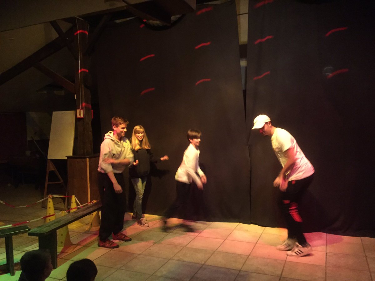 TGSFrance2016's tweet photo. Interlude dance off! https://t.co/zL3hhaoWDG