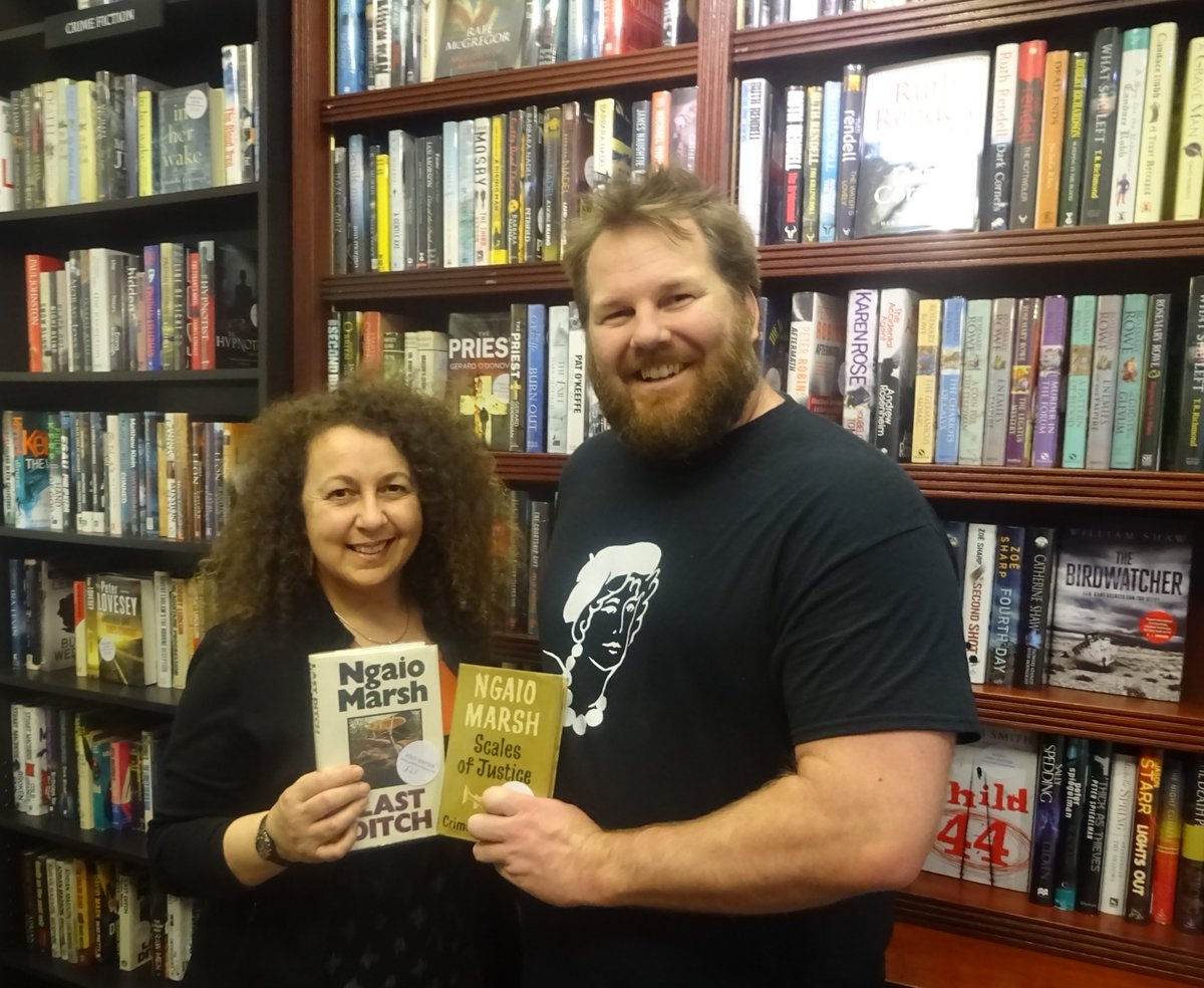 ngaiomarshaward's tweet photo. 3-time Ngaio finalist #VandaSymon and founder @craigsisterson catching up with the Dame at the terrific @GoldsboroBooks in London #yeahnoir https://t.co/NavoiStmu5