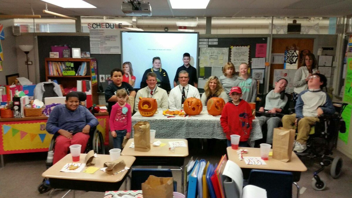 Mrs. Locke's and Mrs. Foreman's students at SV voted for best pumpkin carver - Dr Kronour wins!