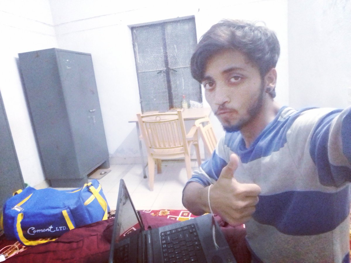 TheSachinBBoy's tweet photo. #printbooksnotthumbs and #thumbsupforliteracy. https://t.co/ph7xz154LL