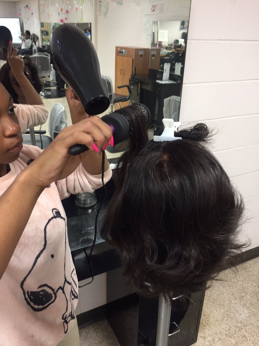SBEducates's tweet photo. Principles of Cosmetology at #SWCTC pm class #SCS_CTE #SCSK12Unified #blowdrying basics #roundbrush #flatwrap #ctedu #scs https://t.co/e0d0tTpfaT