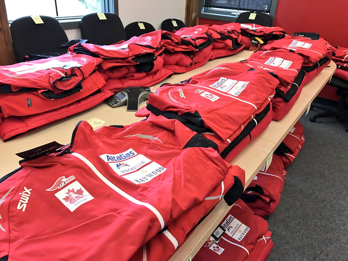 NordiqCanada's tweet image. Thanks 2 the team behind the team! 2017 gear lookin amazing w #Swix @LanctotSports @MackenzieInvest #AltaGas #Haywood @B2ten @SportCanada_EN