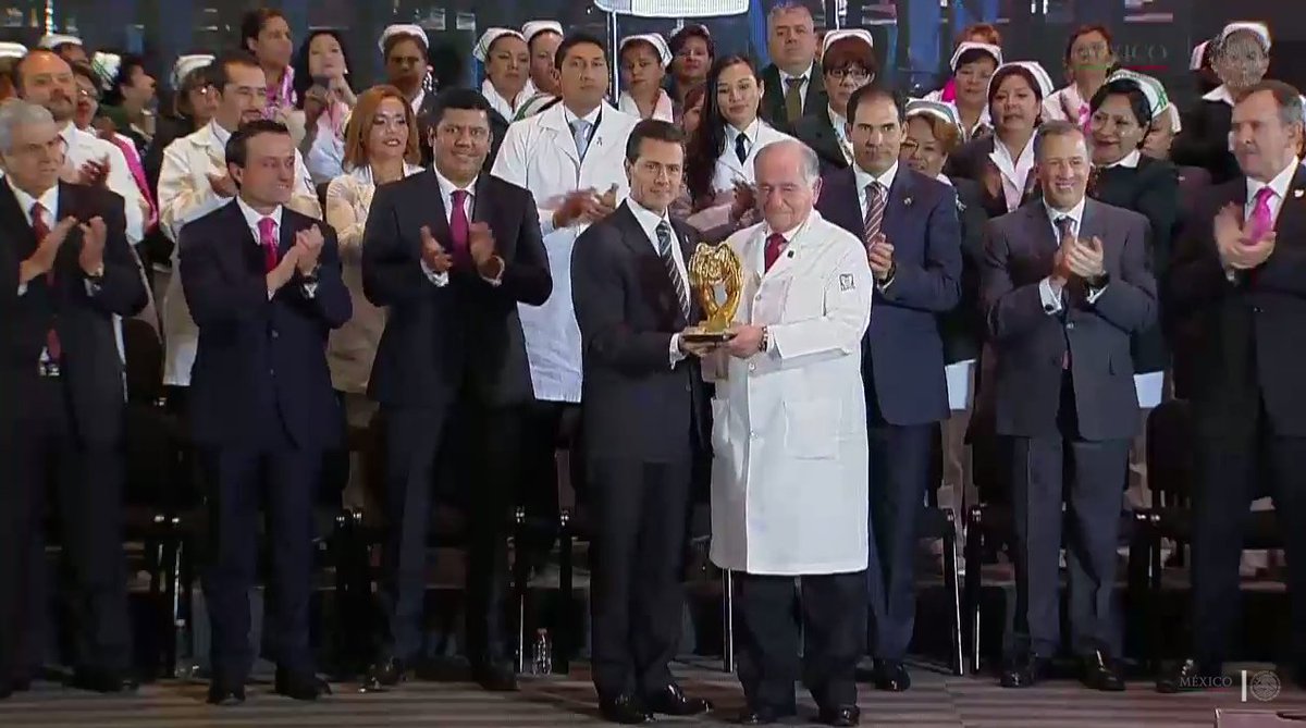 SEDATU_mx's tweet photo. El Pdte. @EPN destacó el proceso de innovación tecnológica en @Tu_IMSS durante la Centésima Séptima Asamblea Ordinaria de la institución https://t.co/OGDKXQYuRa