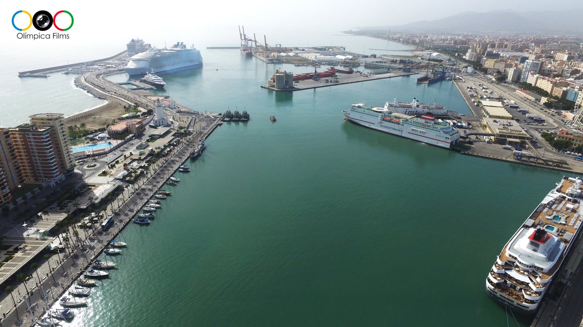 OlimpicaFilms's tweet photo. Seguimos creciendo y seguimos trabajando! Hoy en el Puerto de Málaga #drone #puerto #costadelsol #crucero #barcos #malaga #turismo https://t.co/209GCiWuIk