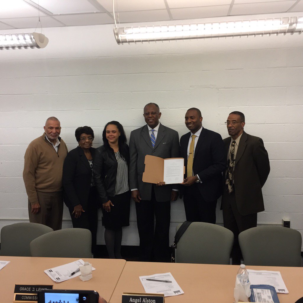 CM_McDuffie's tweet photo. #ANC5A recognizes Michael Thompson of Providence Hosp for his years of service &amp; work w/ the community https://t.co/3UpAIChKkh