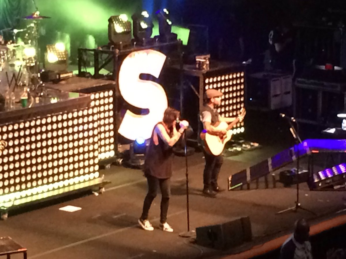 mdani_0715's tweet photo. One year ago today I went to go see @AllTimeLow and @SWStheband on the #BTTFHT in San Jose!! ππ https://t.co/ZbfUYmZvIs
