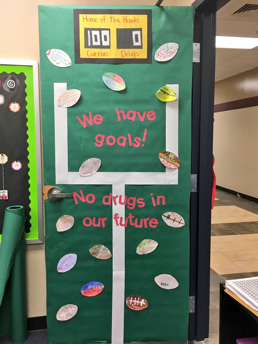 KristenDBelcher's tweet photo. #HouserHawks are soaring above drugs! #rrw2016 @ADLozano2015 @maryann_turru @kgarvingarza #ORConnects https://t.co/Rf84RGS6uX
