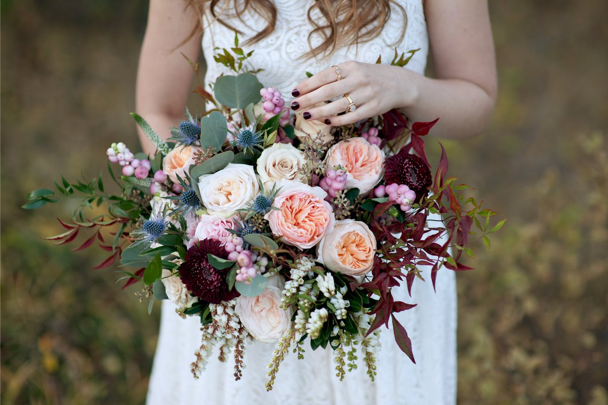 Boho bride gorgeousness on the blog by @tarawhitphoto with @adorncalgary @Numamodels tarawhittaker.com/bohemian-bride/
#bohobride #rockymountainbride