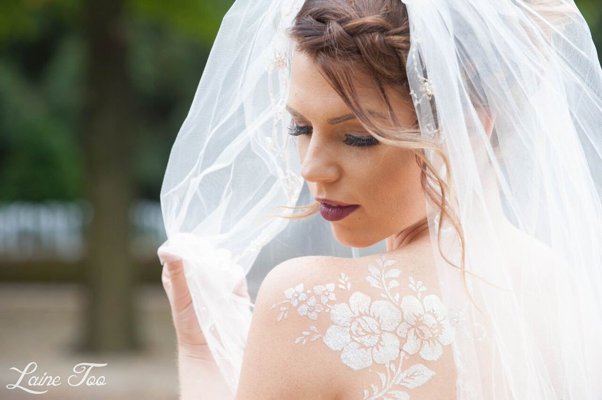 LaineToo's tweet photo. So excited about our new photos for the @LaineToo website! Here's a sneak peak! #lainetoo #temporarytattoo #bodyart #weddings #northbrook https://t.co/sqxpnmF4ci