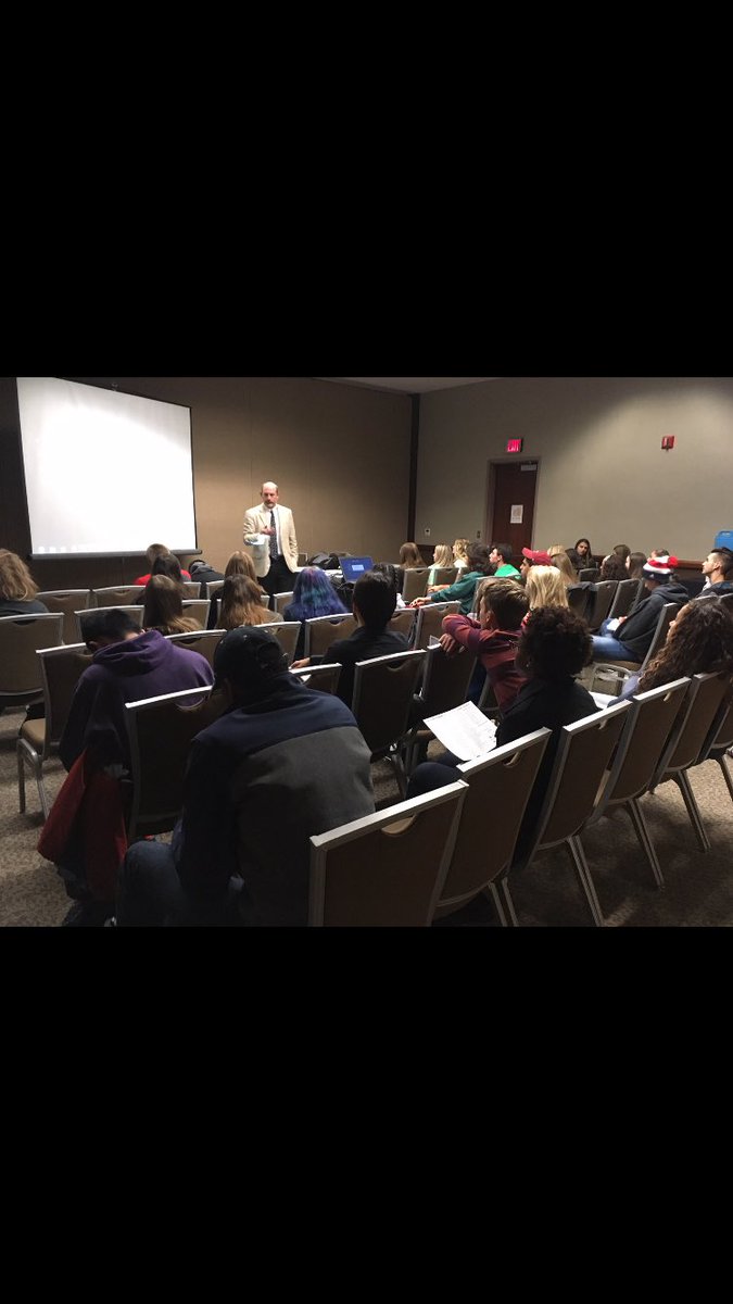 RenniNewsTweets's tweet photo. Our journalism students at the 2016 Fall #MIPA Conference! #MSU #GoRHS 🙌🏽📝 https://t.co/8o85O4k7Wc