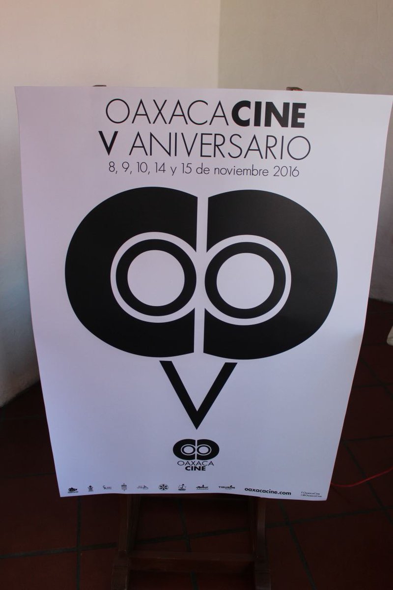 marianabenitezt's tweet photo. Este proyecto contempla la instalación de un vídeo proyector de cine digital, pantalla y sonido en el Teatro Juárez https://t.co/2a3qRLmubz
