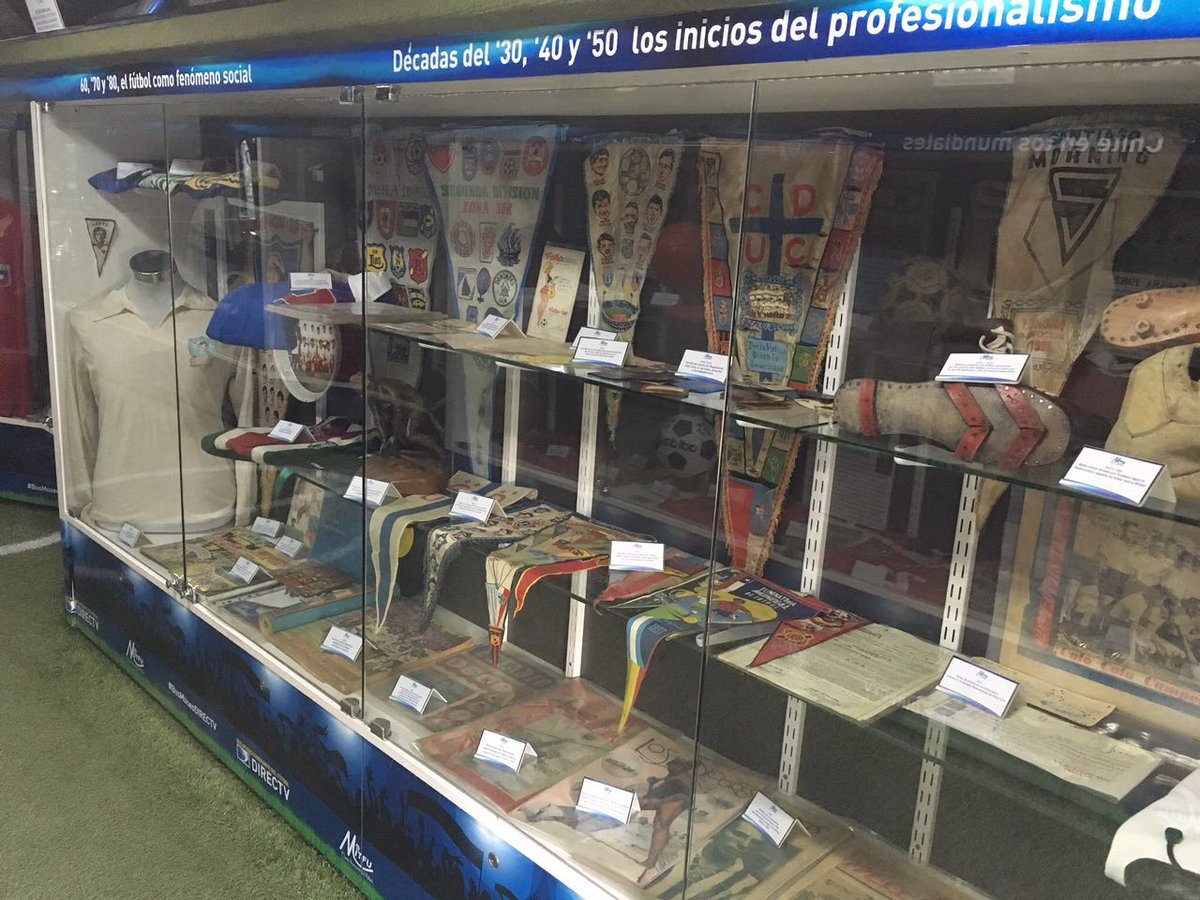 DSportsCL's tweet photo. ¡Visita el #BusMuseoDIRECTV y sube tu foto con él usando el hashtag! Participas por un grandioso premio 😀⚽ https://t.co/x3ttoDyAKK
