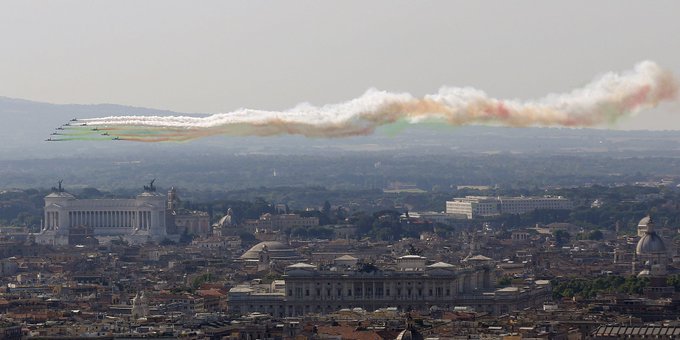 Earthquake hits central Italy, tremors felt in Rome https://t.co/8jFSCgLwyc https://t.co/1J1IjANPne