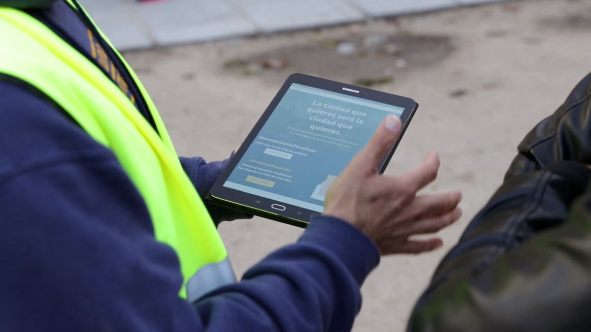 Los proyectos de #DecidePlazaEspaña están expuestos en la propia plaza. Además, de 10 a 14 y de 15 a 19, te ayudamos a votar allí mismo.
