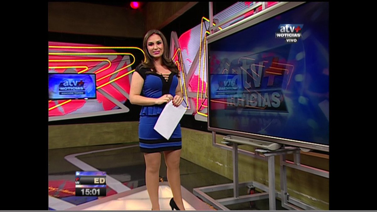 atvmasnoticias's tweet photo. [#ENVIVO] #EstefanyMorales conduce #De3a5 ►https://t.co/KZSkQUrrz3 https://t.co/71853UZM9G