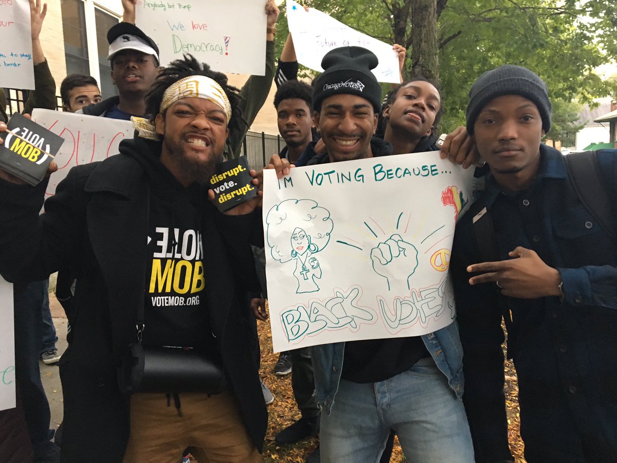ChicagoVotes's tweet photo. Lindbloms seniors voting for the first time with #CVsquad #paradetothepolls https://t.co/WVCQMi9xKL
