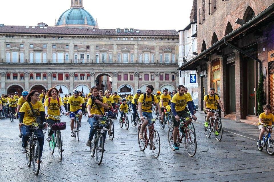 SunriseBikeRide's tweet photo. #senzaparole #immagini #comdivisione #albainbici @SunriseBikeRide @alcenero @dorhousevending @UispBologna https://t.co/DaXnUr9DOS