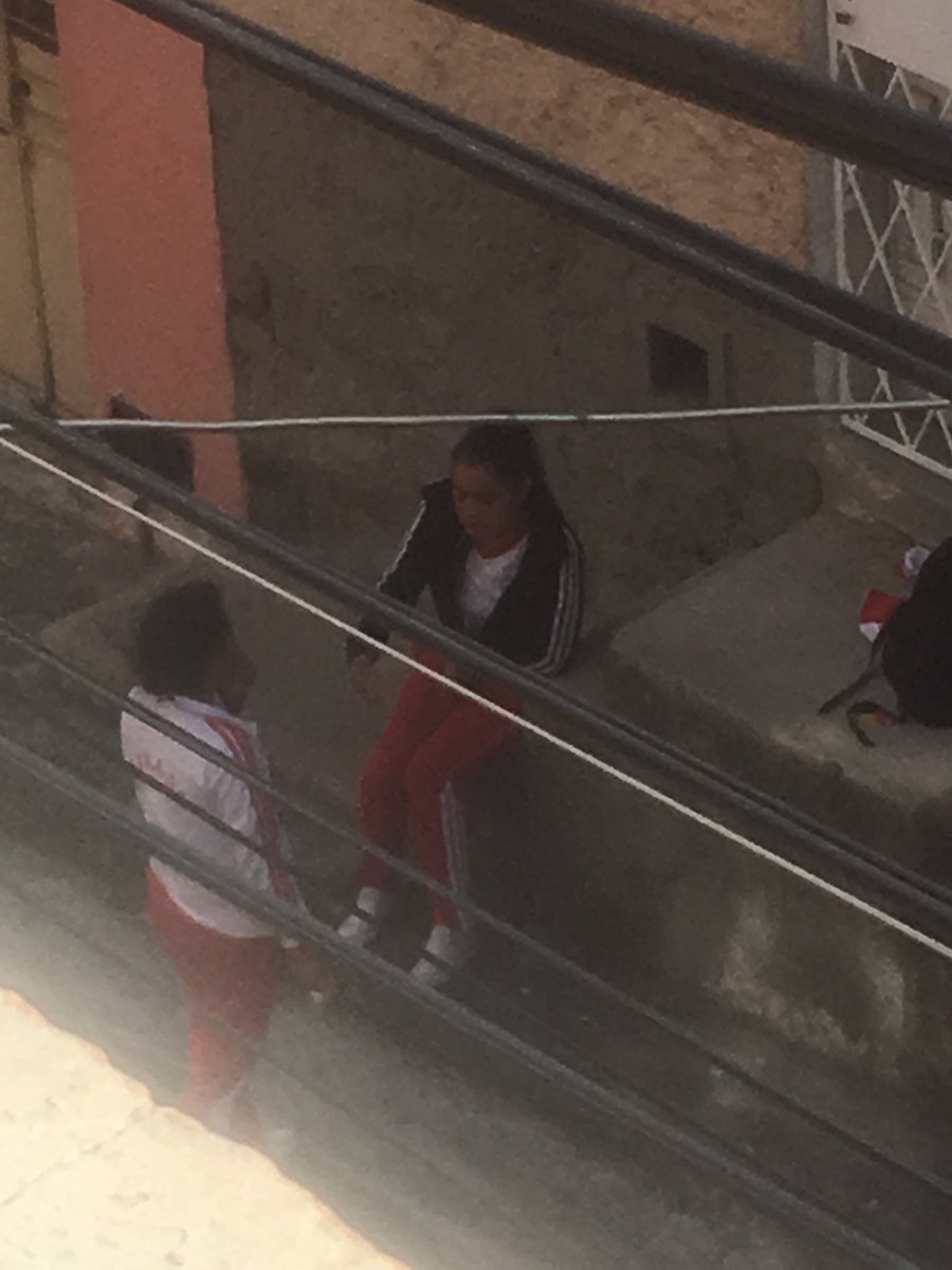 Alejokiss's tweet photo. Señores del Ecu 911 en la diego Mendes y América se encuentran estudiantes tomando y consumiendo deogas @ECU911Quito https://t.co/w1clsOSpxc