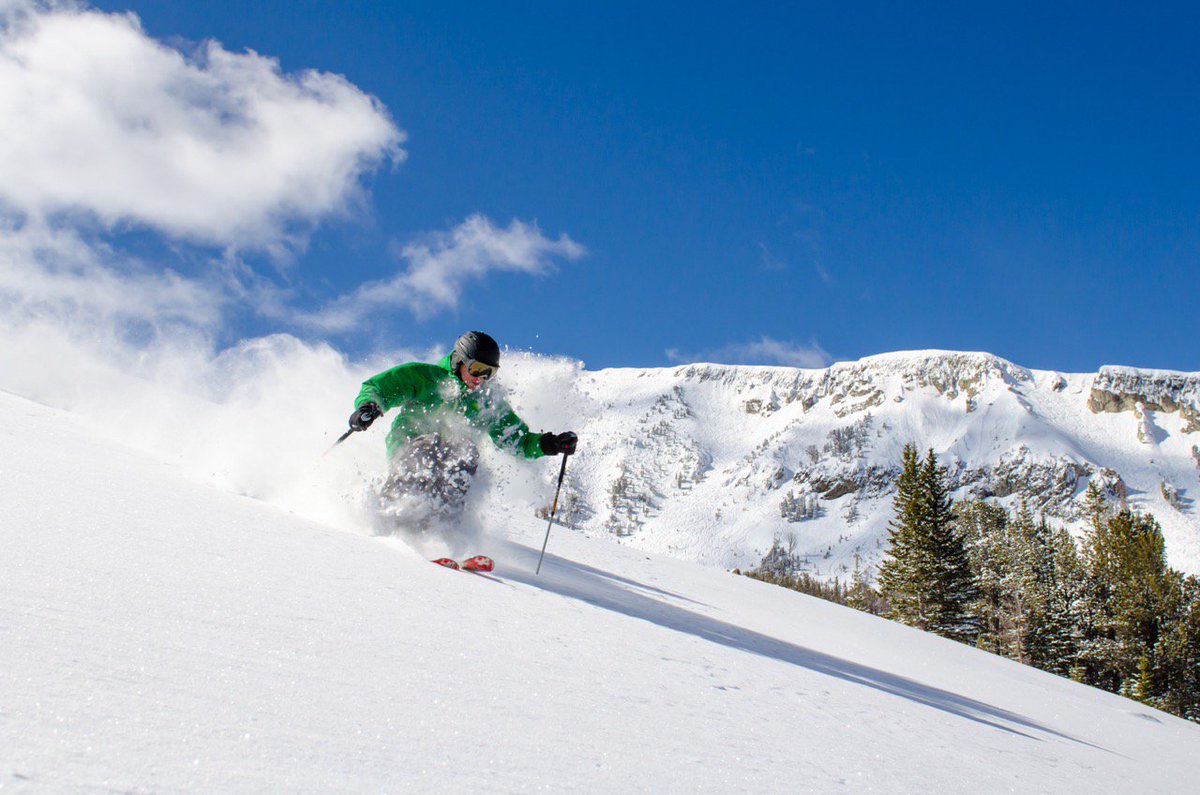 YellowstoneClub's tweet photo. Recent snowfall and YC's snowmaking efforts (all 18 snow guns are on the mountain!) mean days like this are in the making. #skiYC https://t.co/ClZMjavQRS