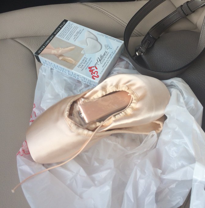 Mine. Went back &amp; bought them because, fuck it. https://t.co/VB4CsK0PwV<a href="/tag/findom"class="tags"><span>#findom</span></a><a href="/tag/flossin"class="tags"><span>#flossin</span></a><a href="/tag/sexygifts"class="tags"><span>#sexygifts</span></a>
