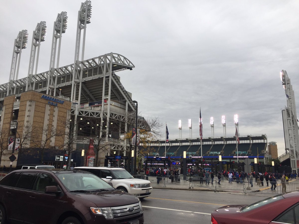 cleiscalling's tweet photo. Final interview with @WOIOSports @TheNolanNation outside #CLEvsCHI #WorldSeries with my tender #Believemobile #CLEiscalling #RallyTogether https://t.co/8rYFVPTtdo