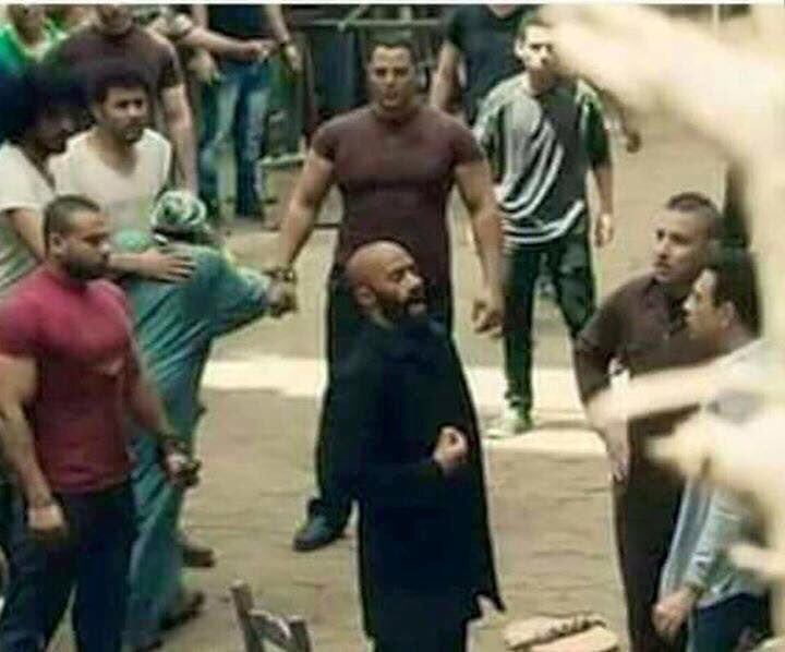 ialisalama's tweet photo. قولي ياض يا عصام ليه وانت عني بعيد انا شوقي ليك بيزيد وان جيت انا برتاح 😍
لا ده انت معاك قلبي بقي 😂😂😂 https://t.co/QxiU5oWq3p
