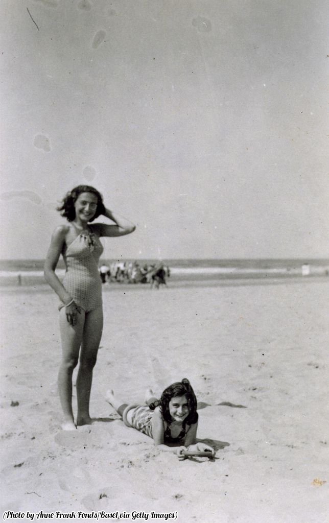 HistoryInPics's tweet photo. Anne Frank and her sister Margot on a beach in Zandvoort, 1940. https://t.co/noLvcT1B6u