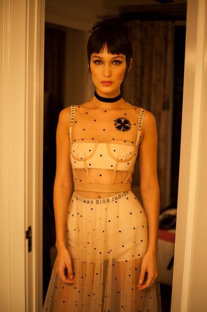 PortalBPadilla's tweet photo. Bella Hadid para Vogue. https://t.co/sE4Omvt9vv