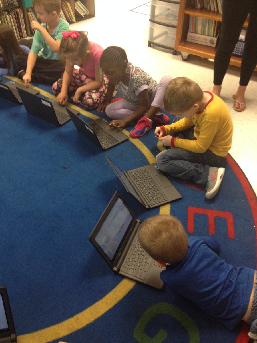 MrsKelly43's tweet photo. Mrs. Aidnik's Kdg Ss did a great job using Google Classroom to work on their Dot Books #MillCreekProud #ISDstrong https://t.co/hXUV9UcPtT