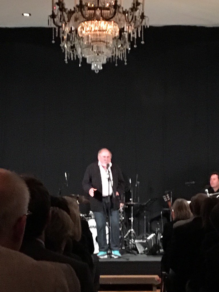 fuhrmonika's tweet photo. Hans #Scheibner - ein wunderbarer Abend i d LV @hamburg_de "In den Himmel will ich nicht" #Kabarett #Liedermacher https://t.co/XHdeVkW76l