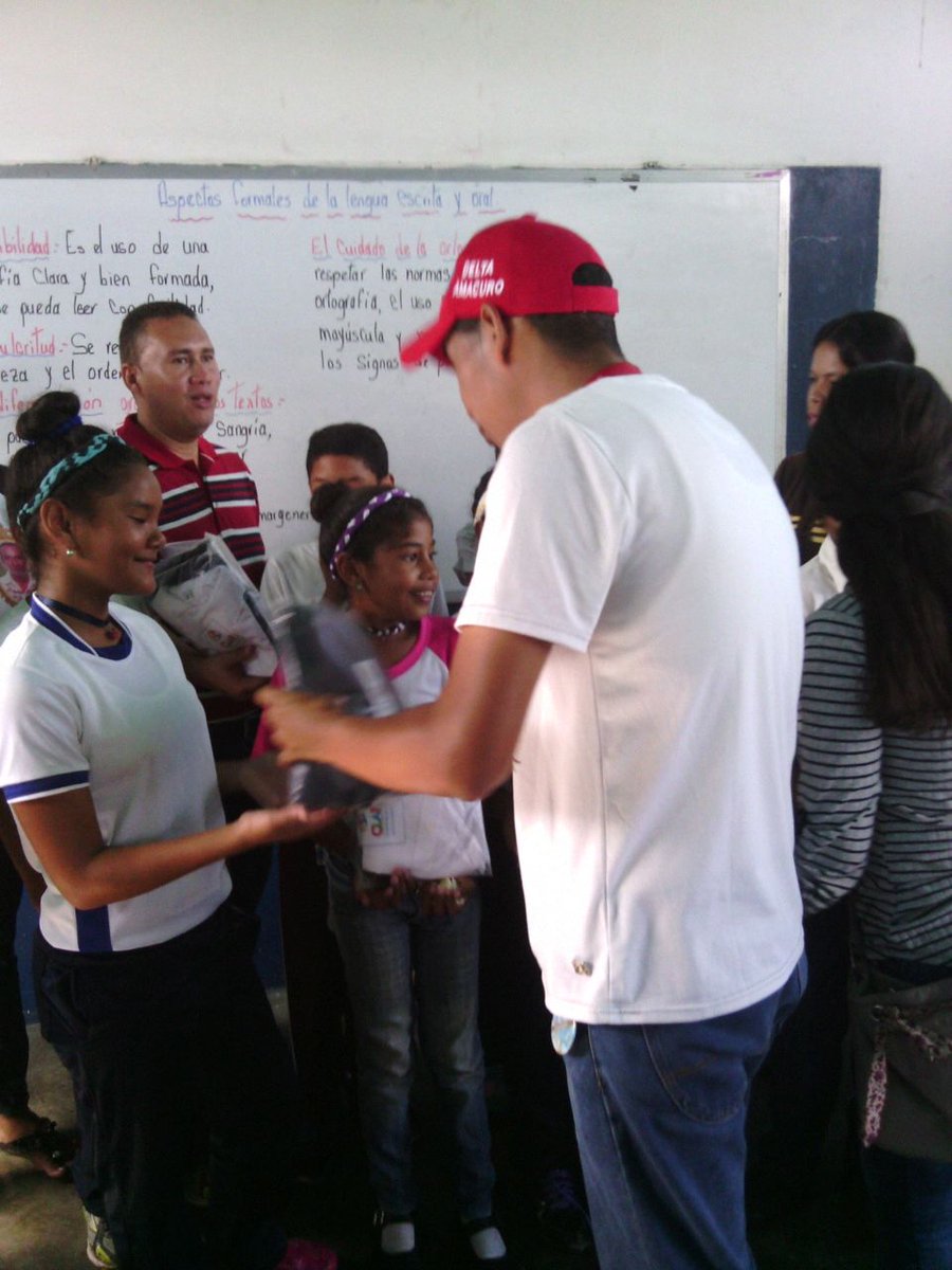MpComunasDelta's tweet photo. Seguimos entregando sonrisas a nuestros muchachos de la escuela con #claps2016 https://t.co/wZ4IX4CHXF