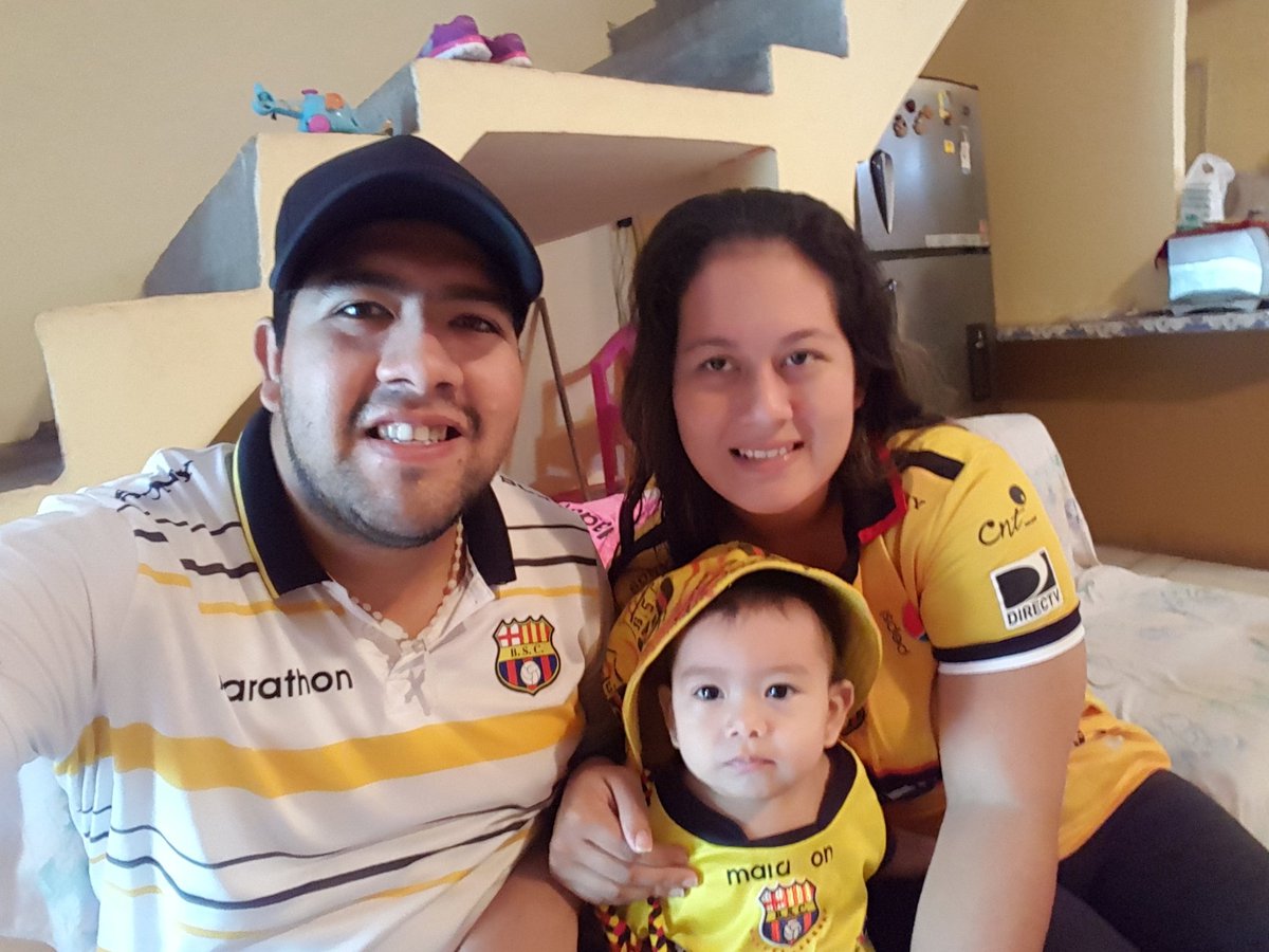 JoelMezaProducc's tweet photo. @100xCientoFTBL hoy ganamos BARCELONA, apoyando desde #QUEVEDO.. BSC un amor para toda la vida https://t.co/3O66NylPYH