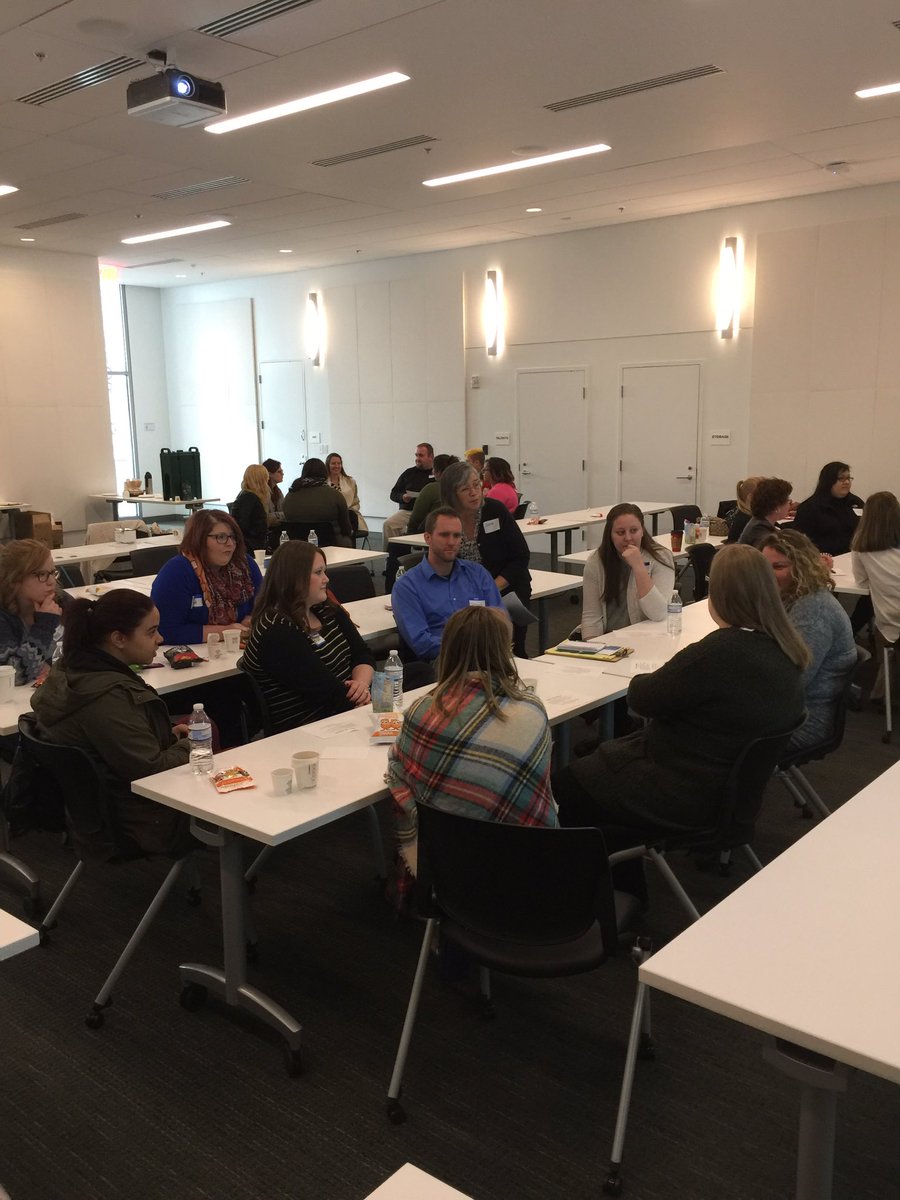 mrsjmass's tweet photo. Partners engaged in the breakout session at the Columbus WDN meeting today! @SBUX_WDN_TriSt https://t.co/PZrQz1SqF9