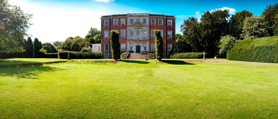 Book your wedding <a href="/AldbyPark/">Aldby Park Weddings</a> and get a free mobile bar set up from <a href="/Louisiannas/">Louisianna's </a> worth £250 #weddinghour