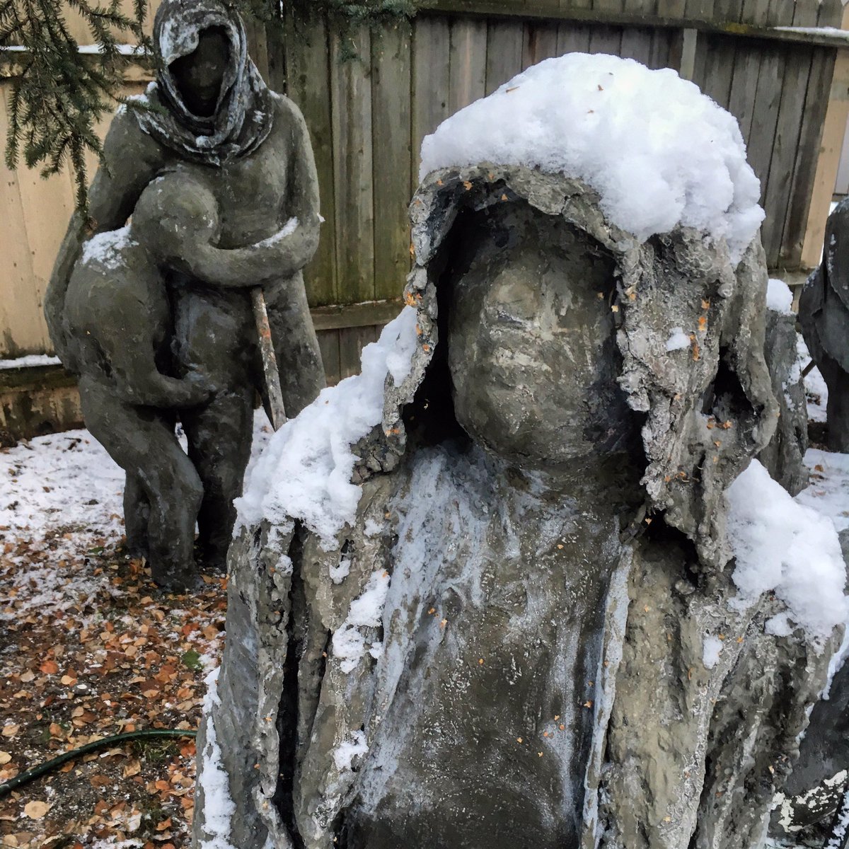 bysarahdavies's tweet photo. 100Stone Survivors 11/4/16 Alaska Pacific University 5:00 #wearelivingart #mentalhealthawareness https://t.co/95YrByfdLc https://t.co/lKIdk7Ds3I